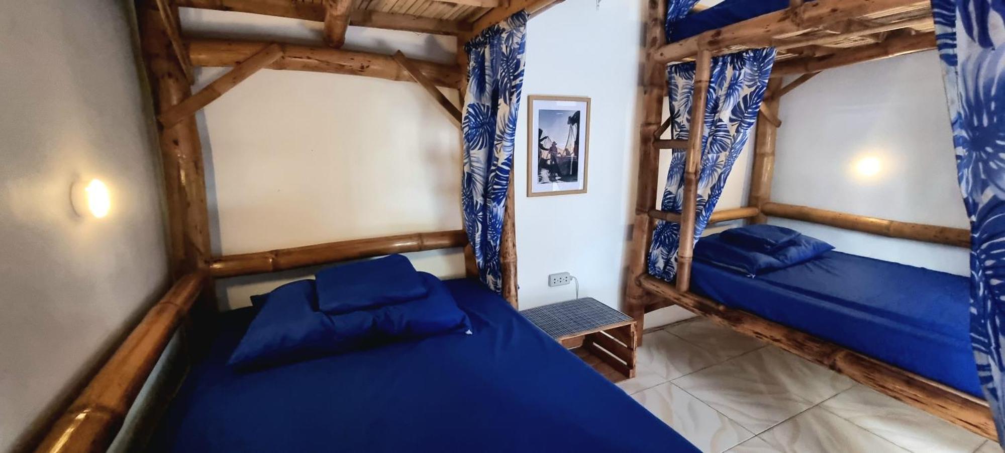 Blue House Backpackers Siquijor Hostel Σαν Χουάν Εξωτερικό φωτογραφία